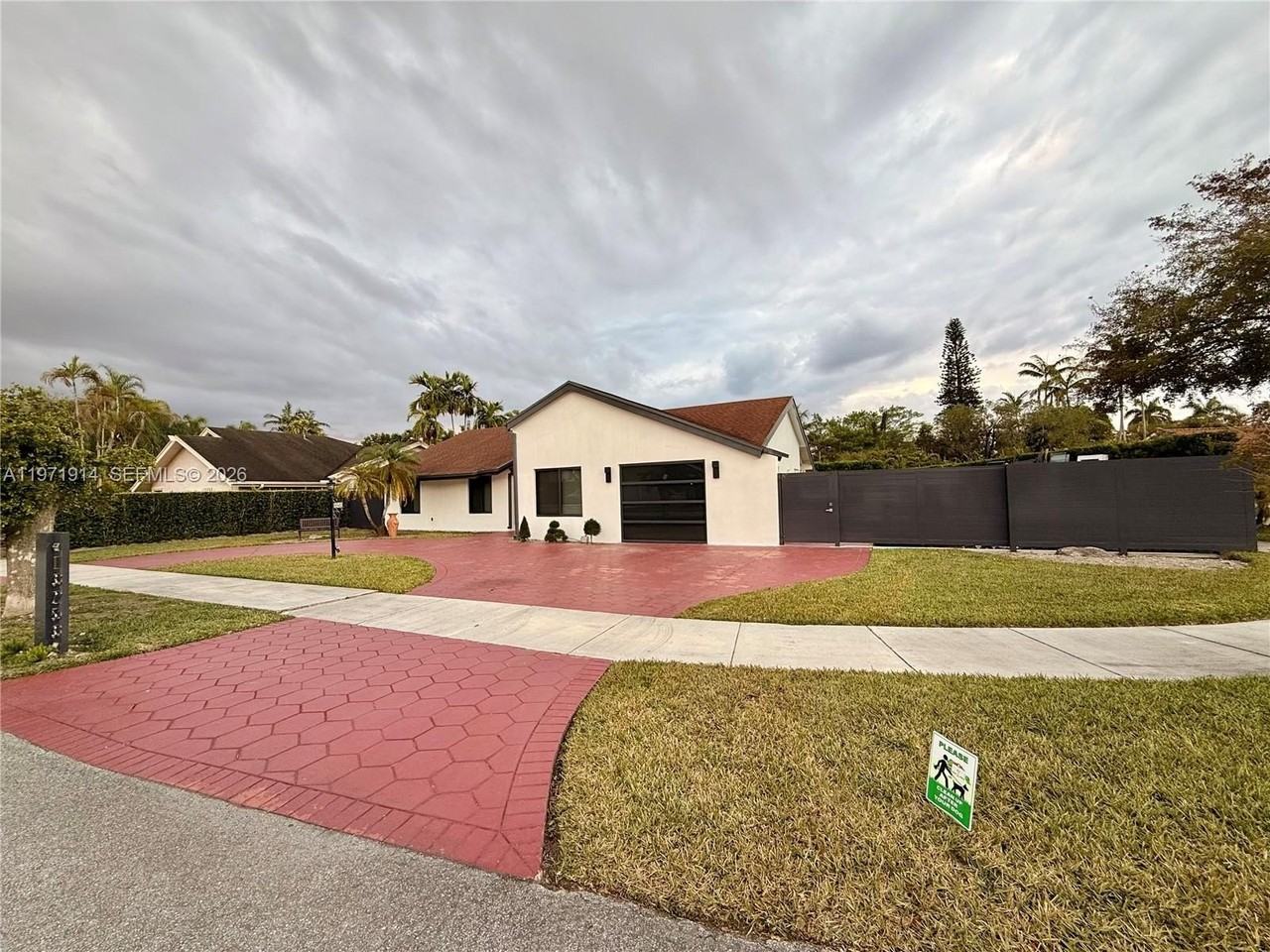 13253 Sw 96th Ter #0 - Photo 3 of 18