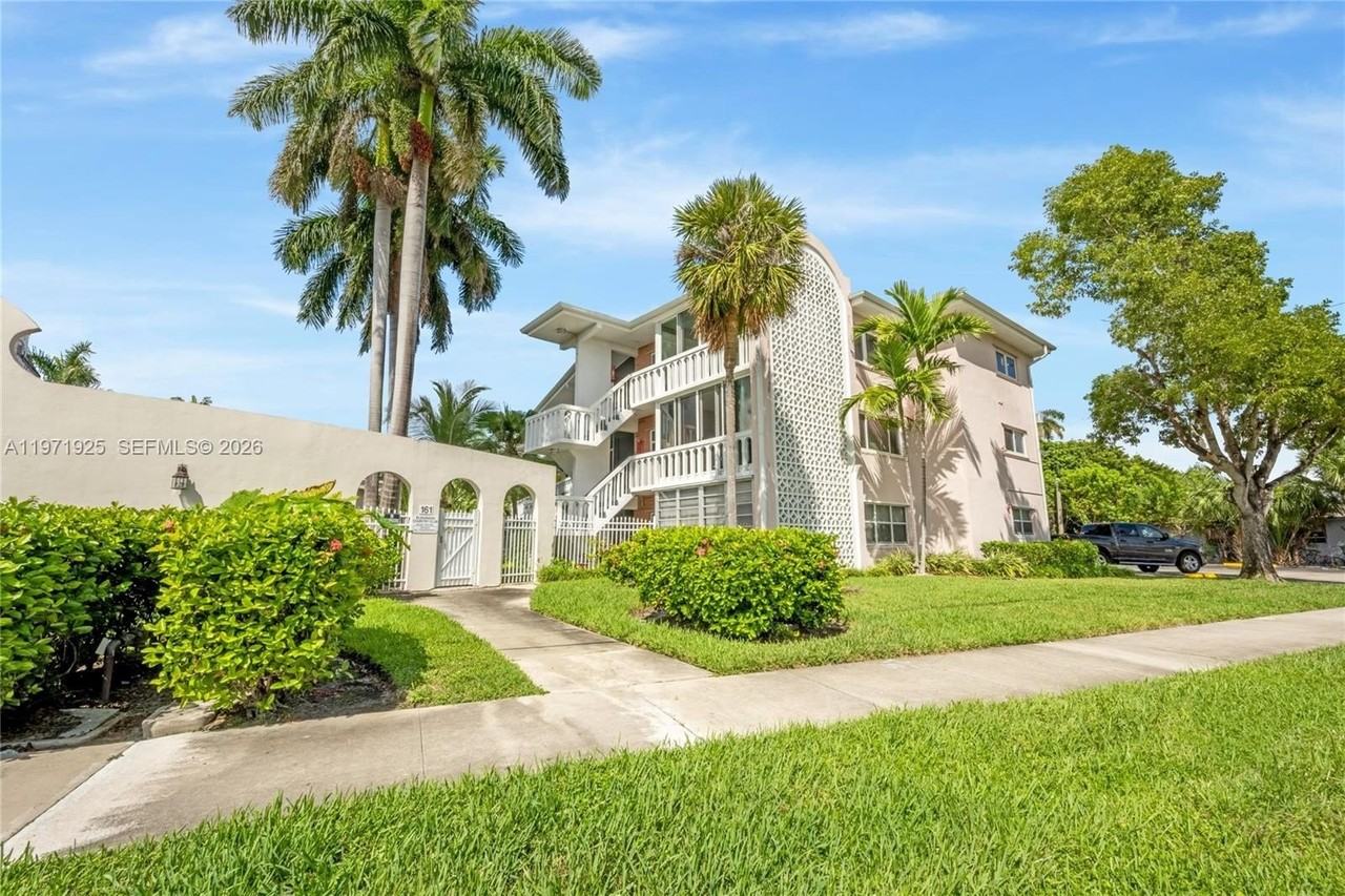 141 Ne 10th Ave #23C - Photo 6 of 26