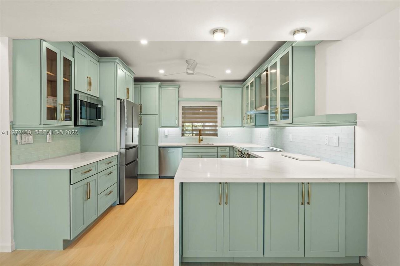 9002 Sw 62nd Ter #7D - Photo 4 of 27