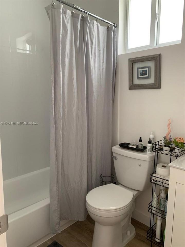 1100 Sw 126th Pl #0 - Photo 2 of 6