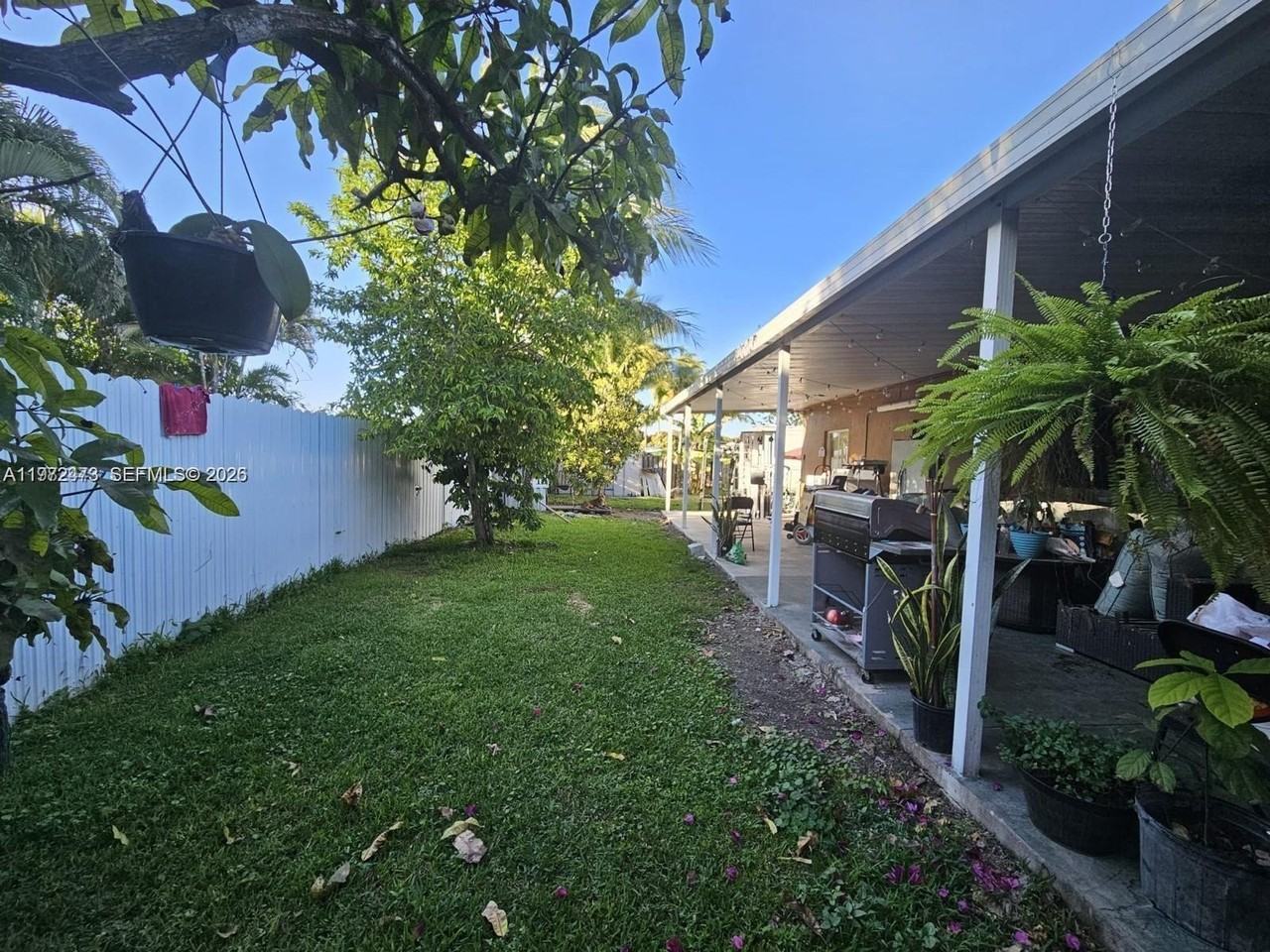 718 Se 12th Ter - Photo 2 of 17