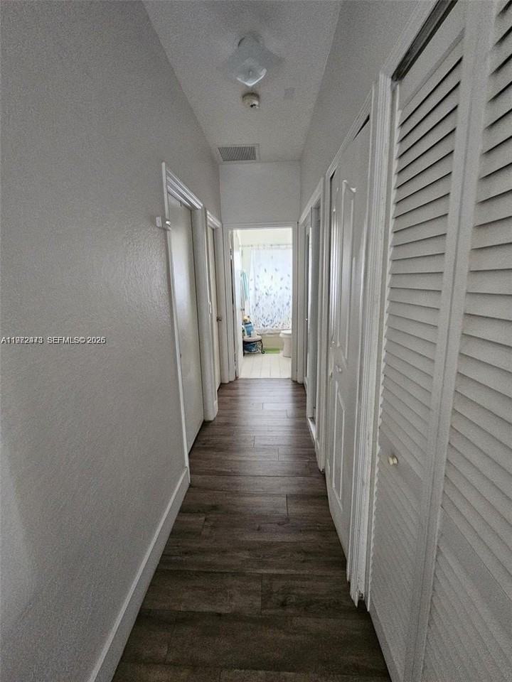 718 Se 12th Ter - Photo 7 of 17