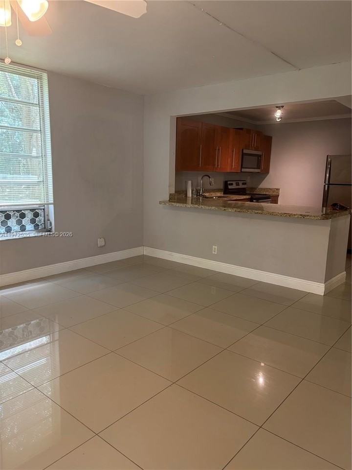 400 Commodore Dr #107 - Photo 4 of 12