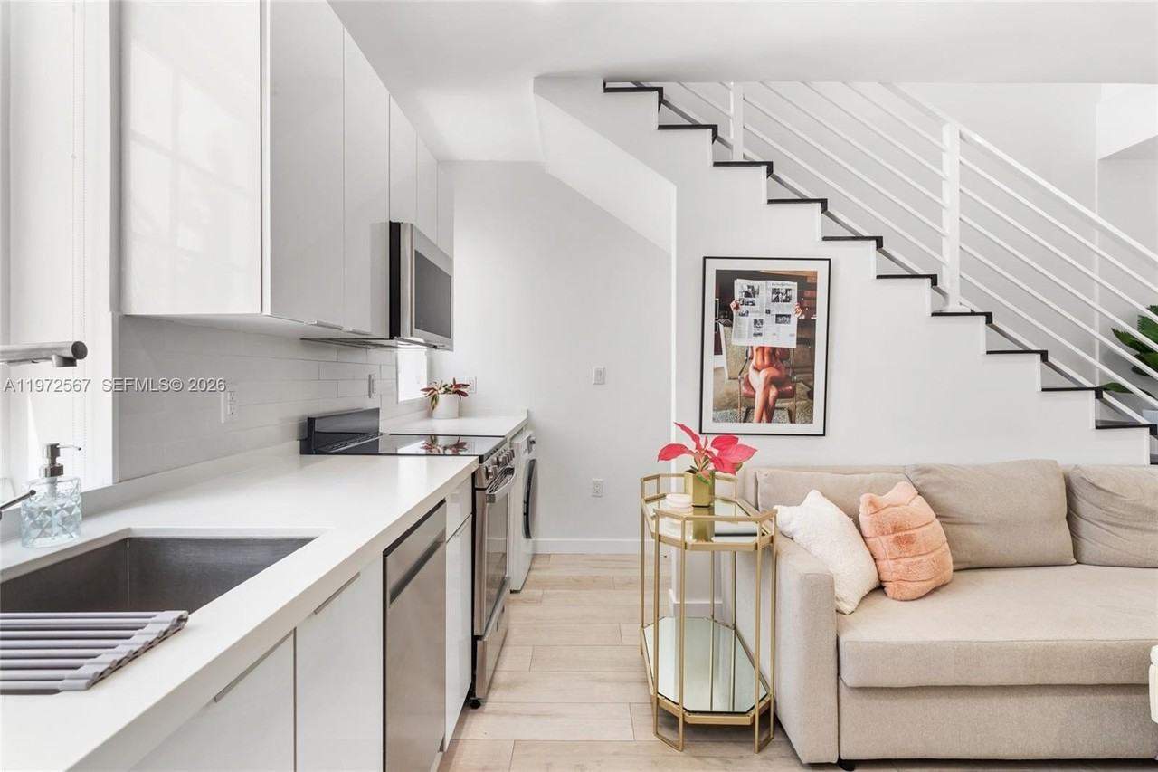 1610 Euclid Ave #A110 - Photo 2 of 19