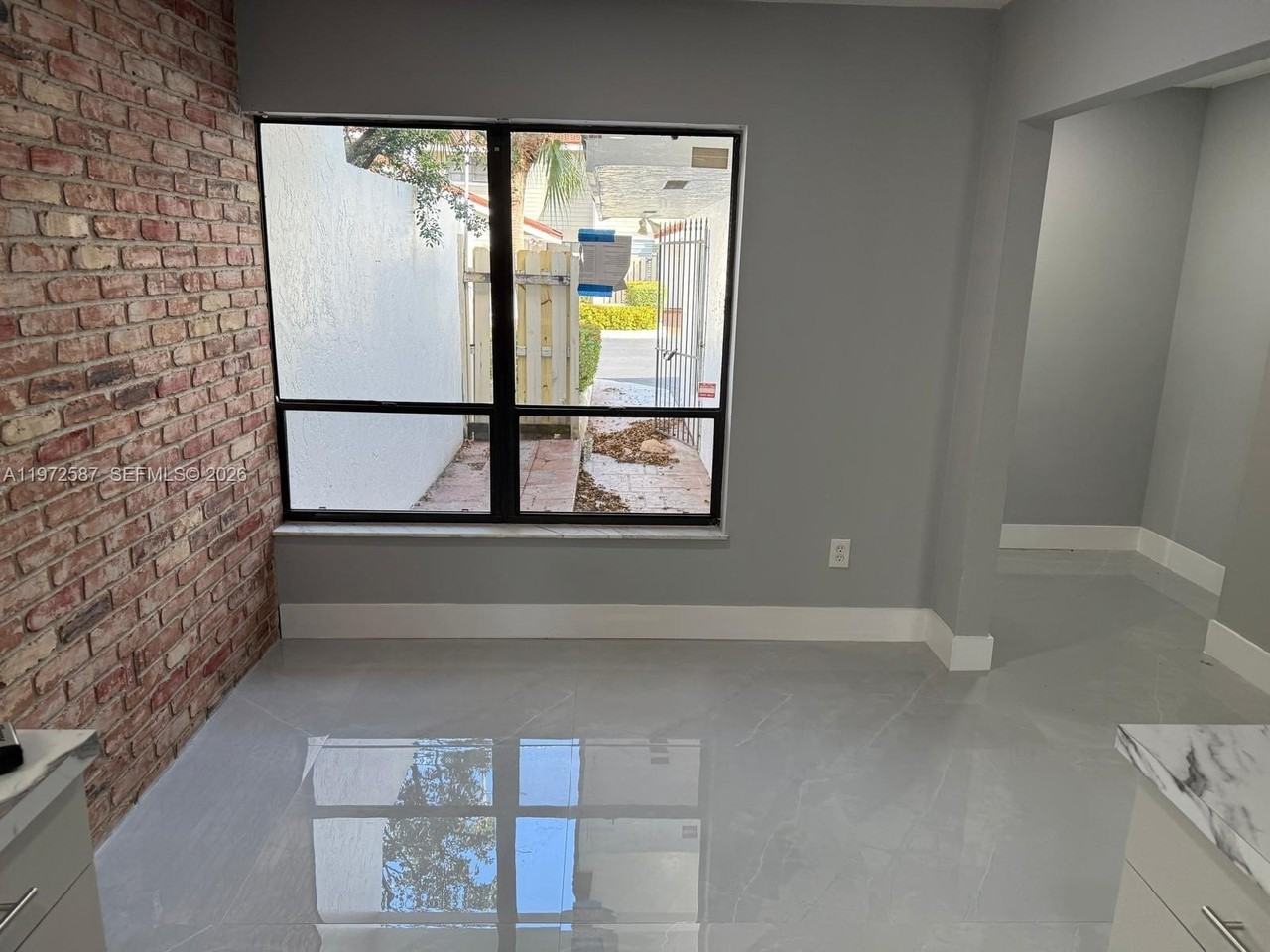 2700 N 34th Ave #I - Photo 6 of 22