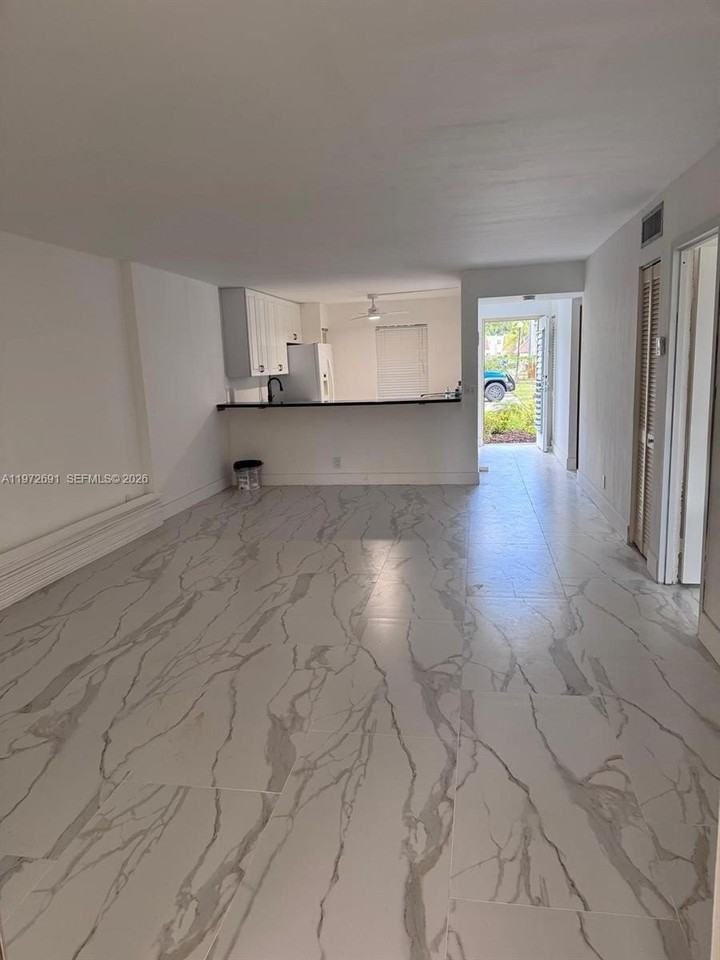 1402 Nw 80th Ave #107 - Photo 4 of 9