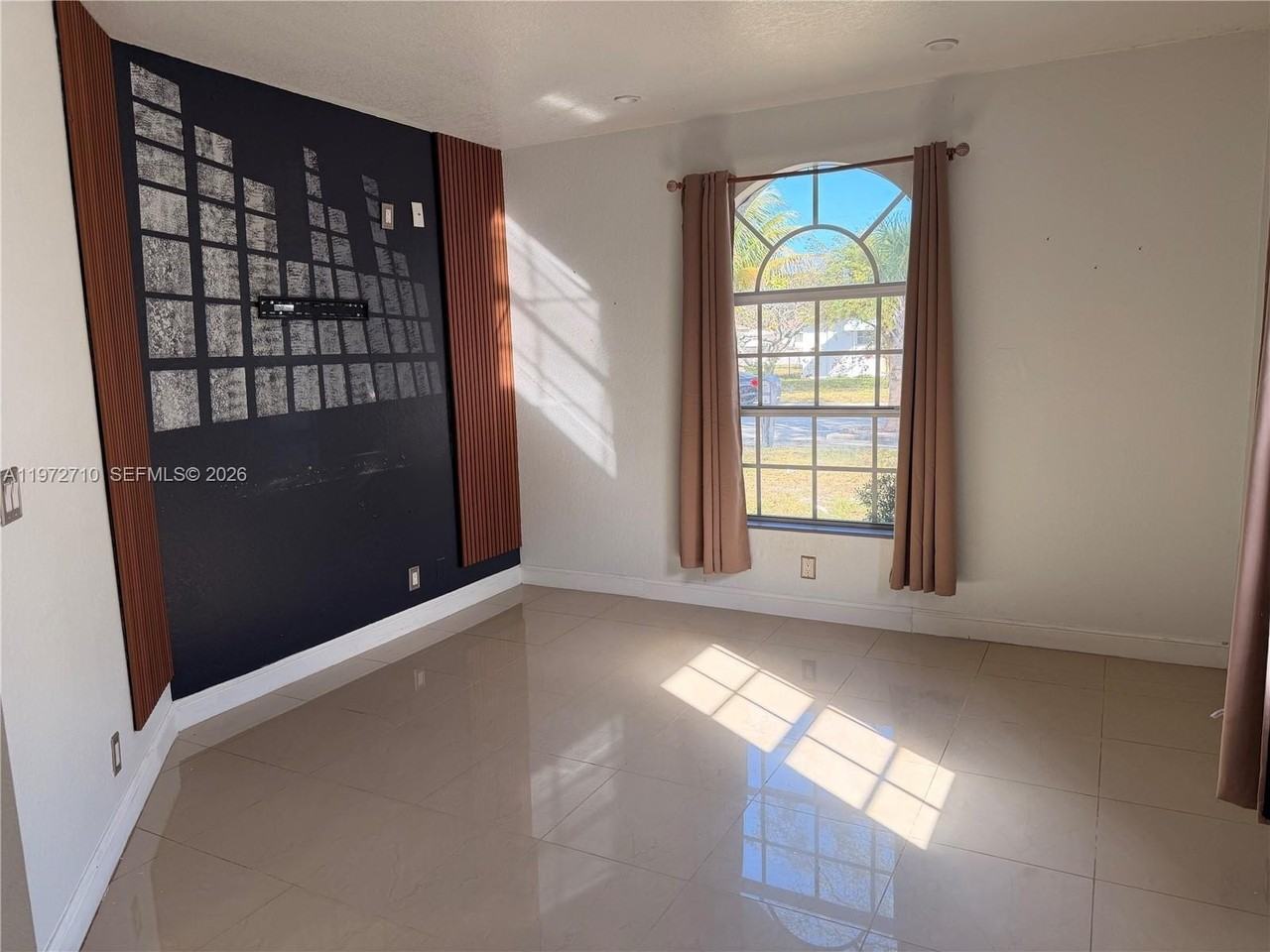 2804 Nw 7th Ct #2804 - Photo 5 of 17