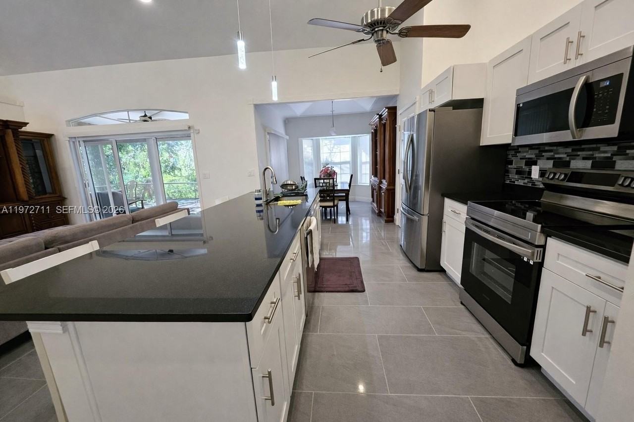 1440 Graham Cir #1440 - Photo 5 of 32