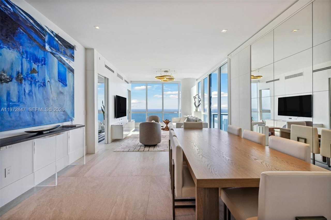 100 S Pointe Dr #3905 - Photo 2 of 25