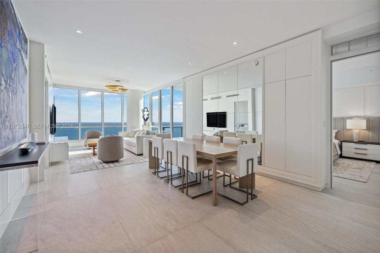 100 S Pointe Dr #3905 - Photo 3 of 25