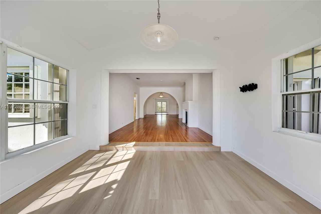 9056 Emerson Ave #AVE - Photo 3 of 14