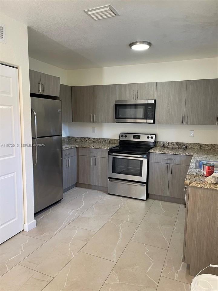 10229 Sw 173rd St #1 - Photo 3 of 4