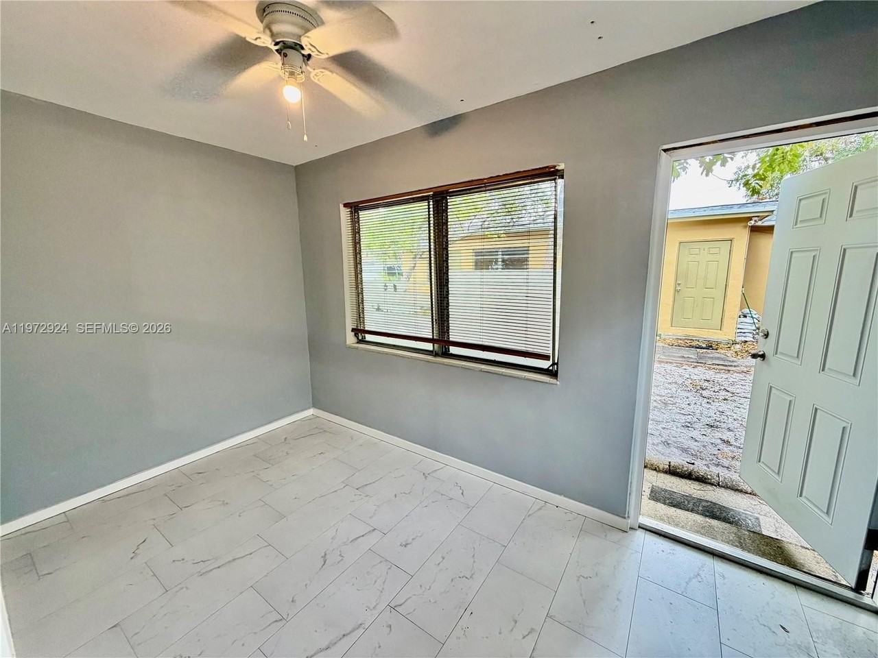 836 Nw 12th Ter #2 - Photo 4 of 18