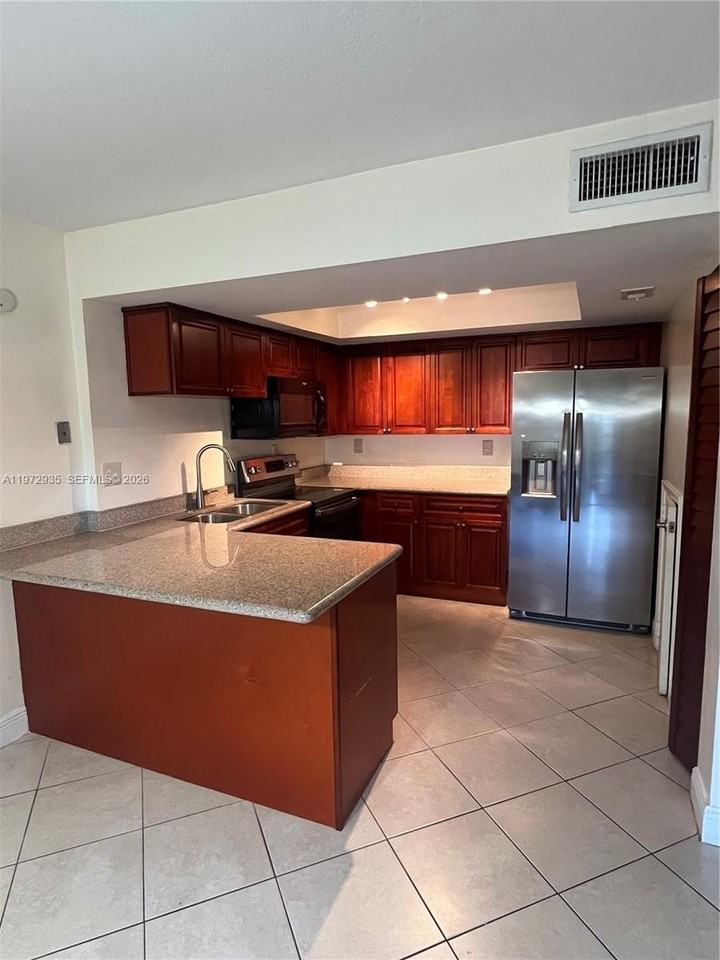 13 Matador Ln #4-27 - Photo 4 of 45