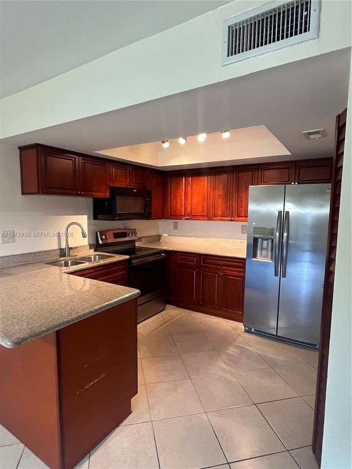 13 Matador Ln #4-27 - Photo 7 of 45