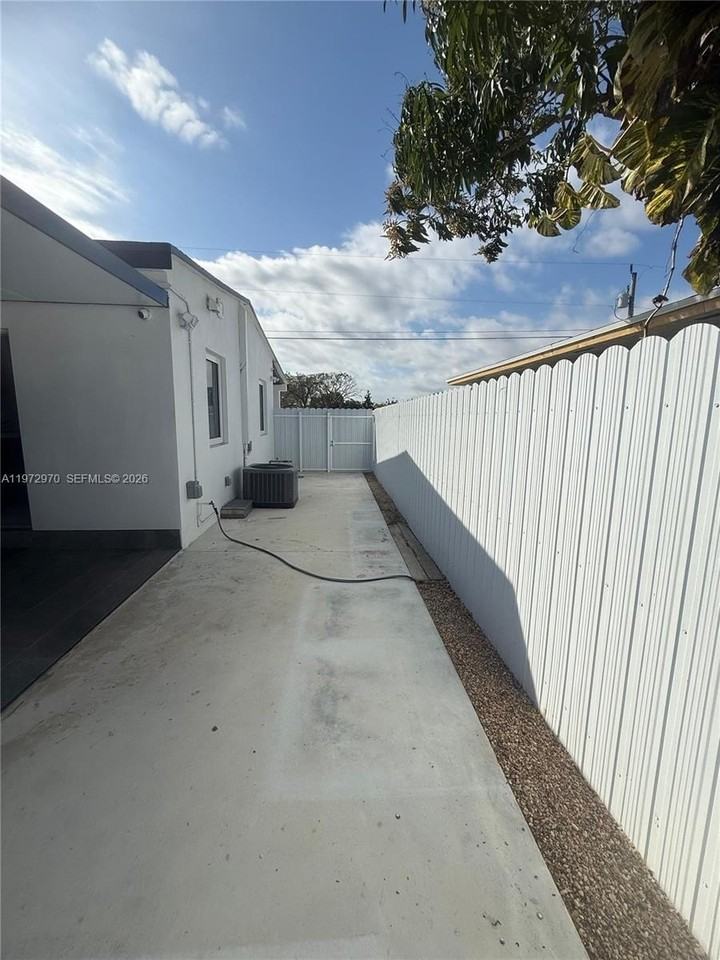 12223 Sw 219th St #0 - Photo 7 of 19