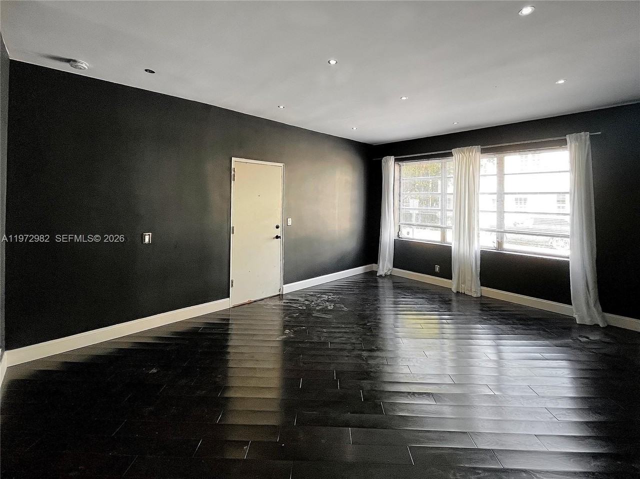 742 12th St #2 - Photo 5 of 29