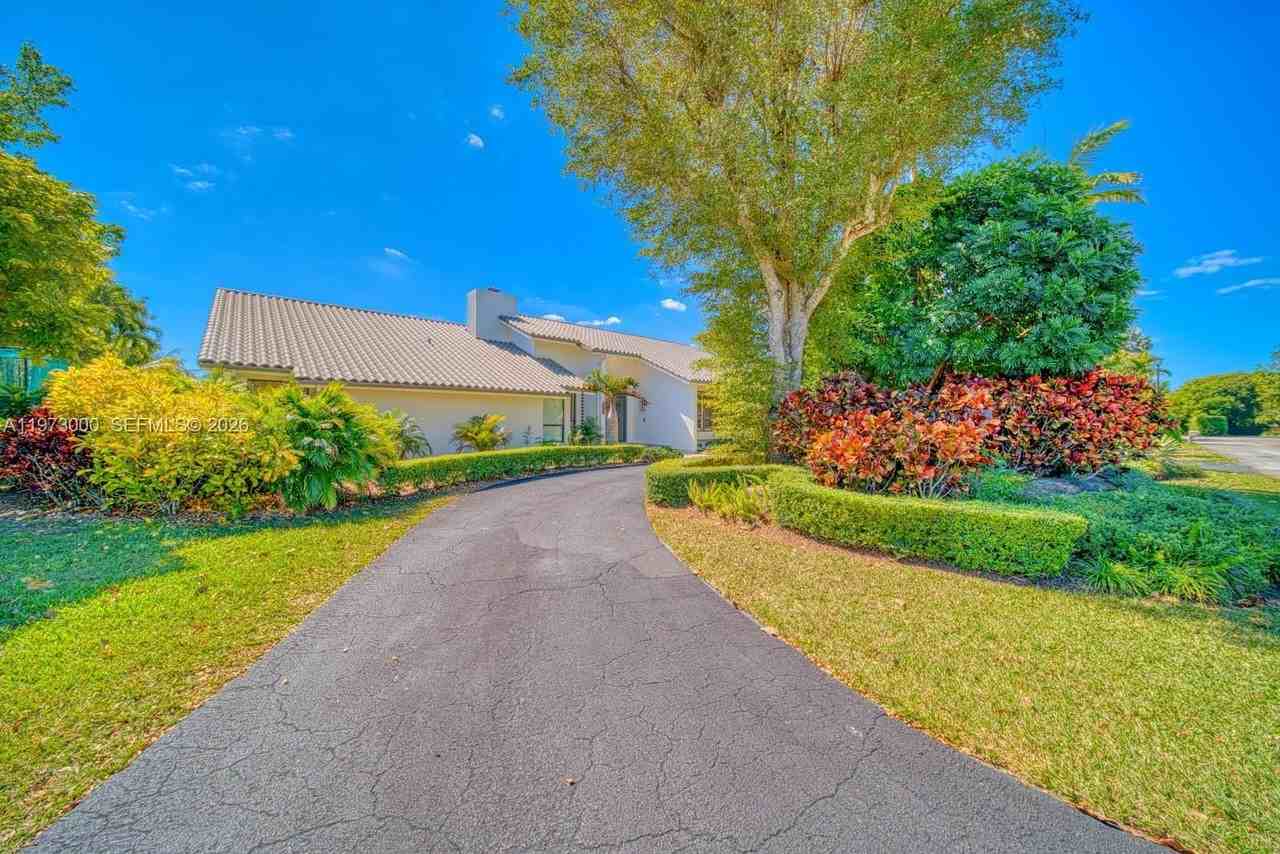 9220 Sw 102nd St - Photo 2 of 50