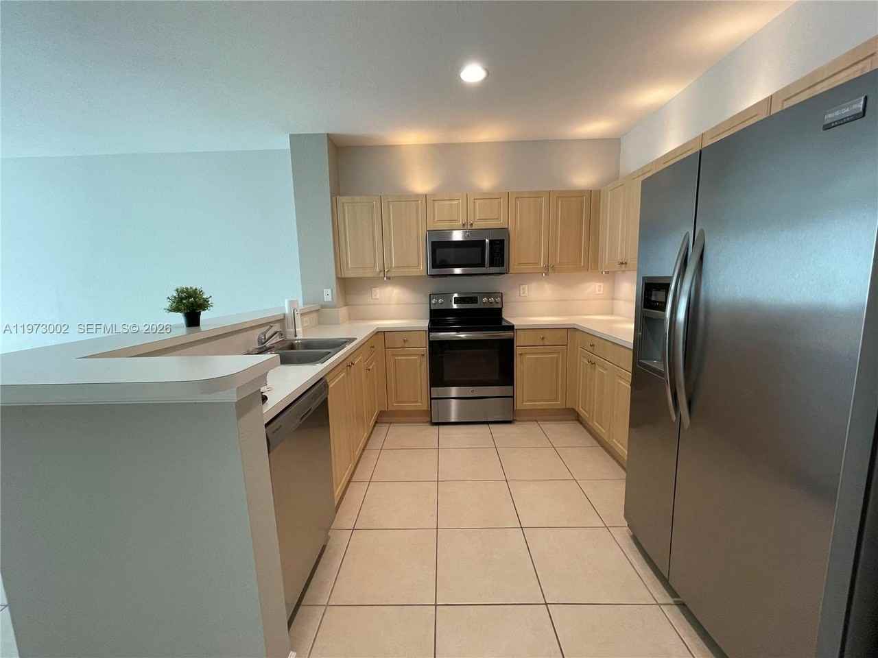 6361 Landings Ter #6361 - Photo 4 of 28