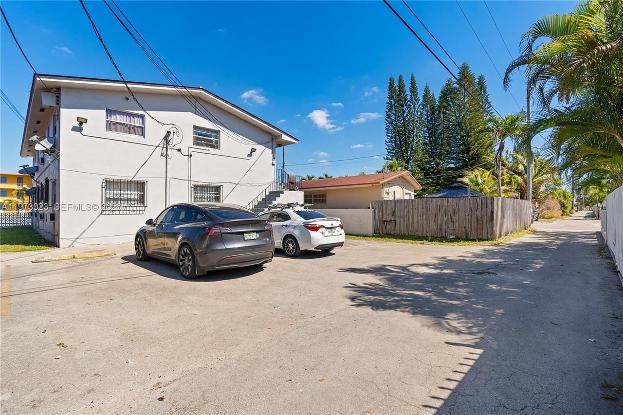 6406 W Flagler St #1 - Photo 3 of 21