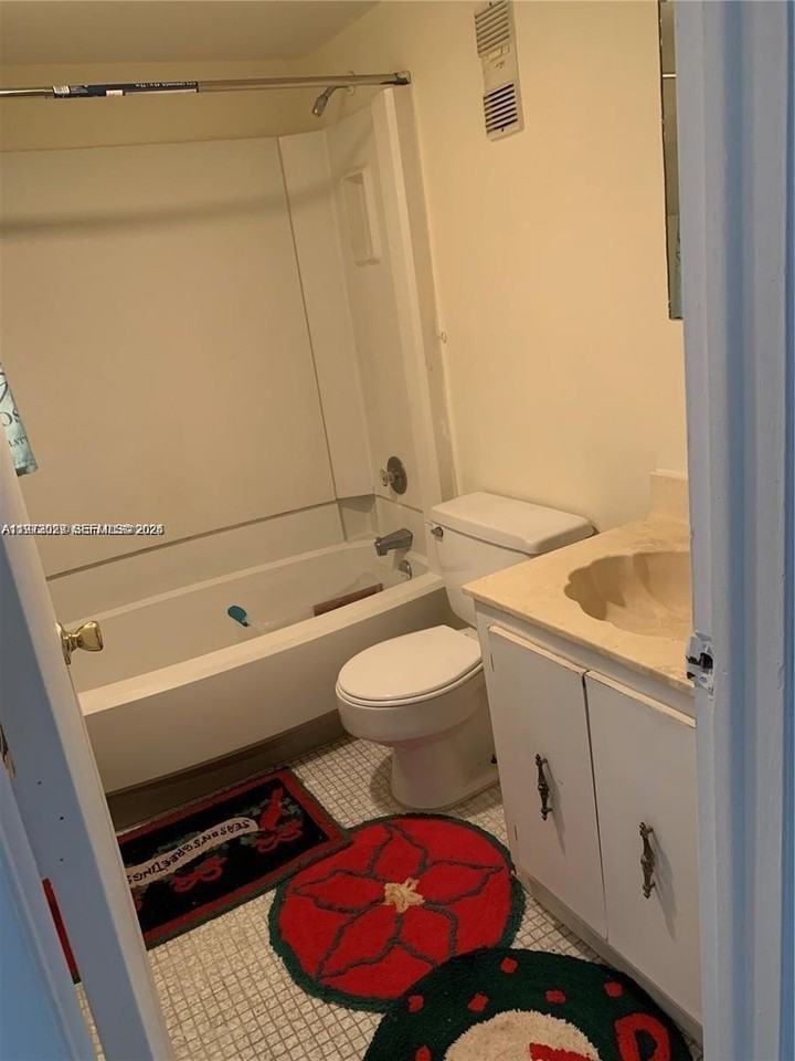 4241 Nw 19th St #170 - Photo 2 of 6