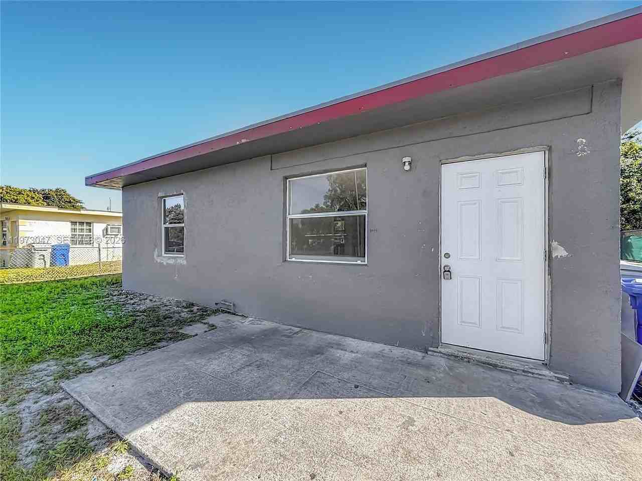 2408 Nw 8th St #0 - Photo 3 of 24