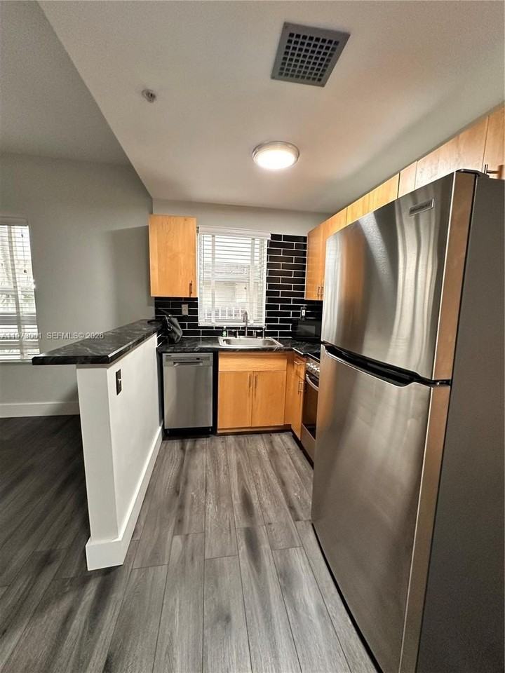 1542 Drexel Ave #107 - Photo 5 of 22