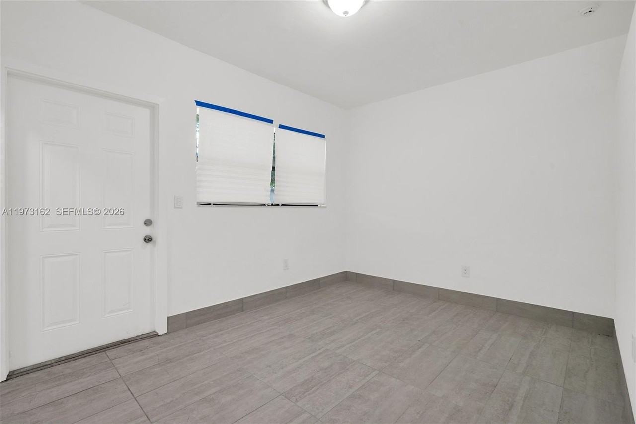 13390 Ne 6th Ave #4 - Photo 3 of 13