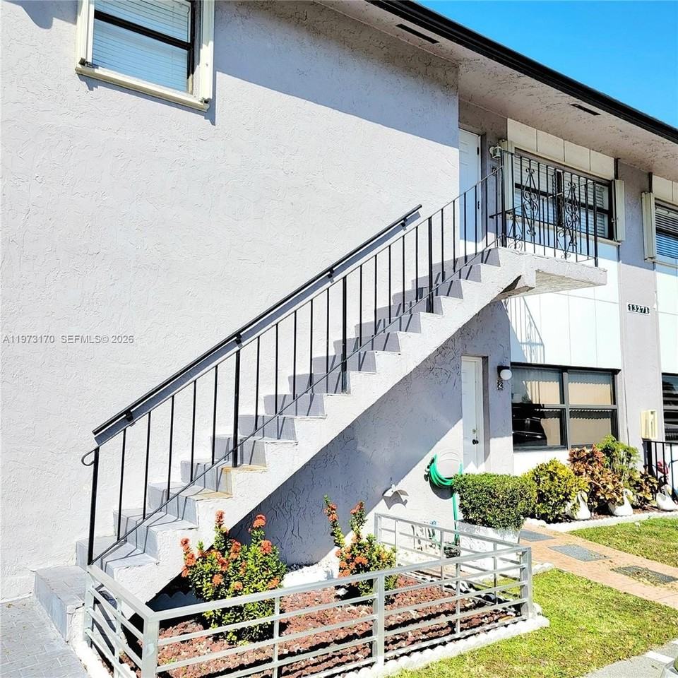 13271 Sw 17th Ln #6-25 - Photo 3 of 24