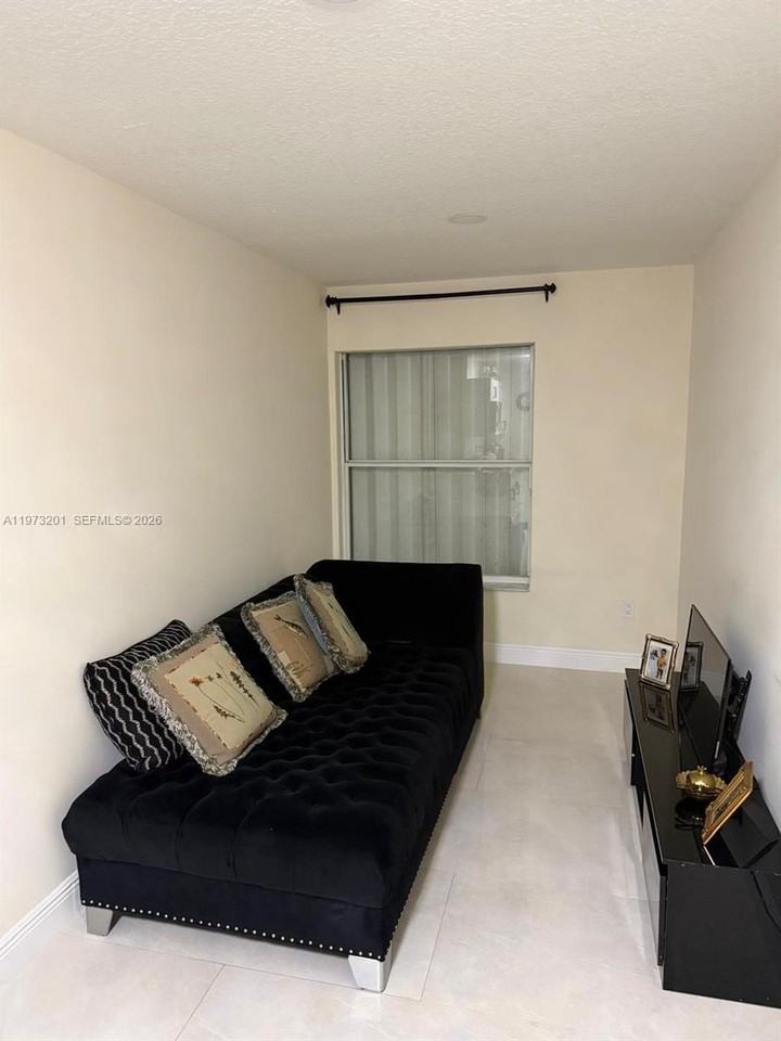 28565 Sw 158th Ct #A - Photo 5 of 11