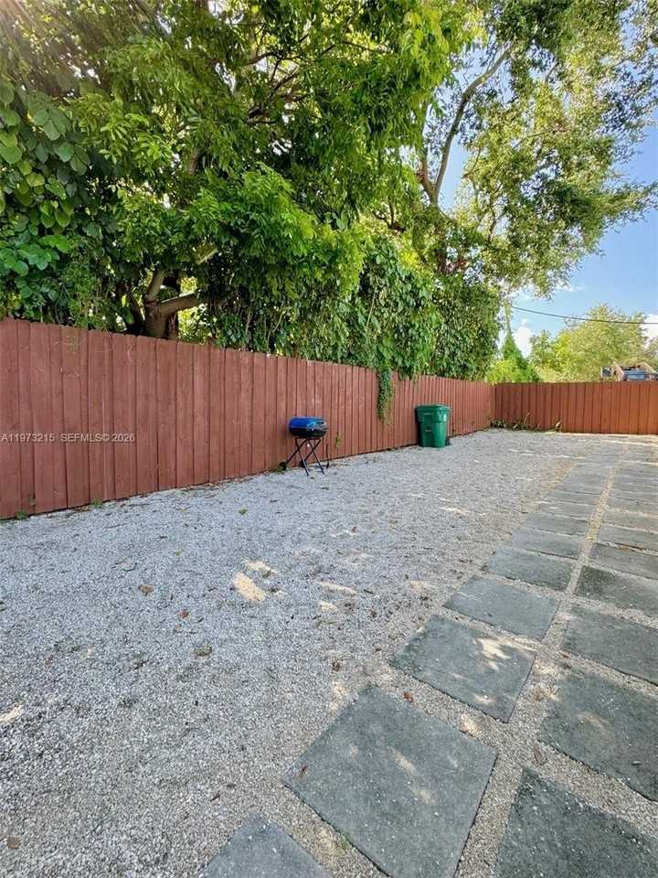 154 Nw 62nd St #1 - Photo 4 of 17