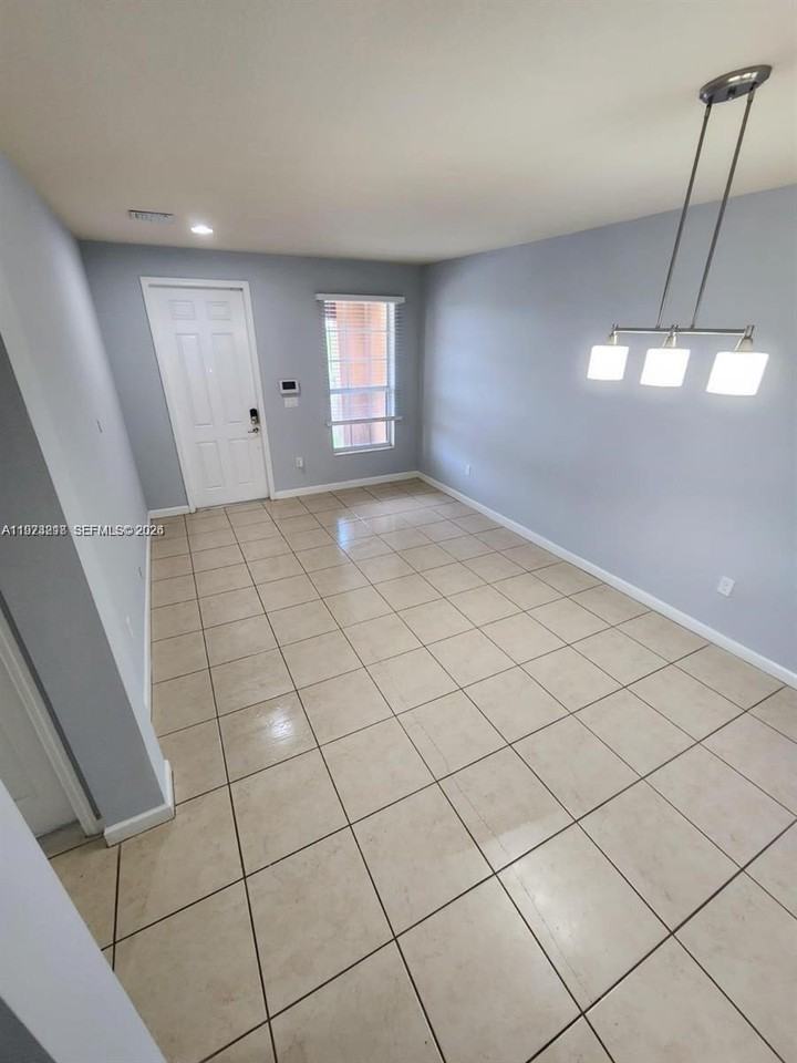 17005 Sw 96th St #MAIN - Photo 5 of 19