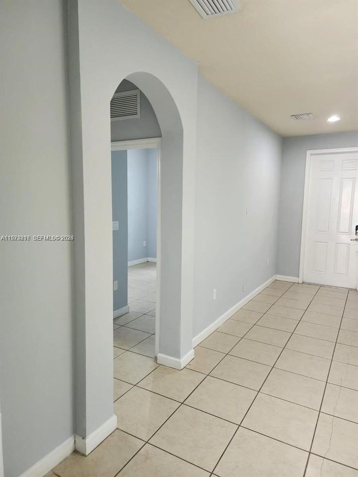 17005 Sw 96th St #MAIN - Photo 6 of 19