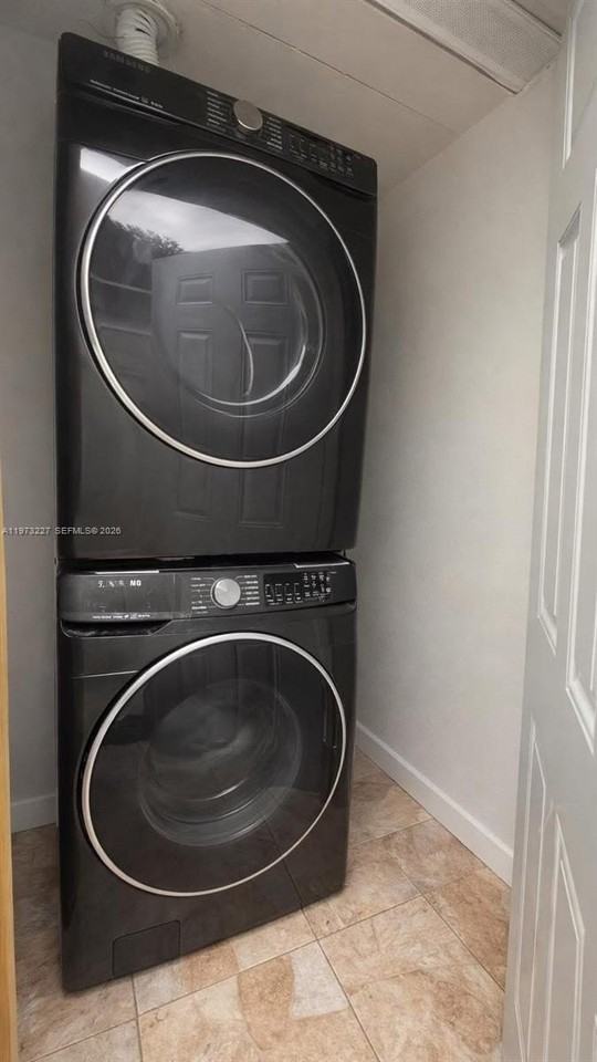 6305 Hayes St - Photo 4 of 12