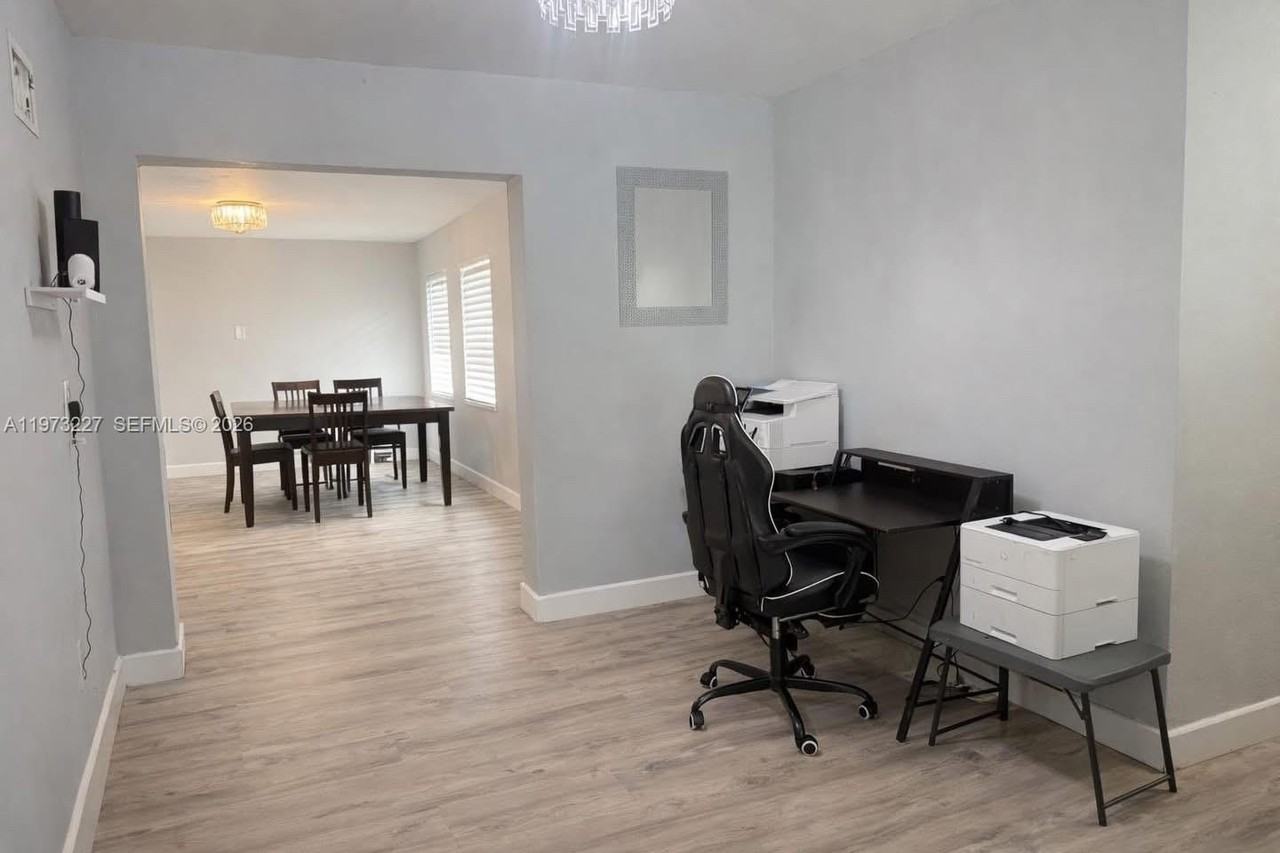 6305 Hayes St - Photo 6 of 12