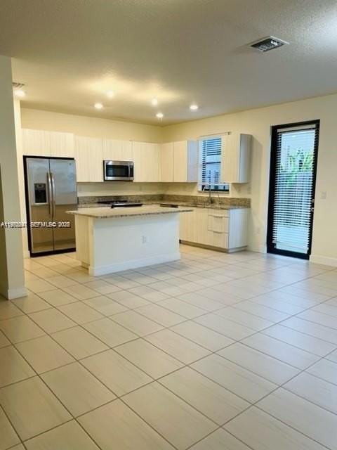 10521 Nw 81st Ter - Photo 5 of 14