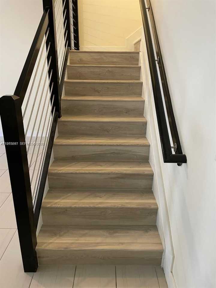 10521 Nw 81st Ter - Photo 6 of 14