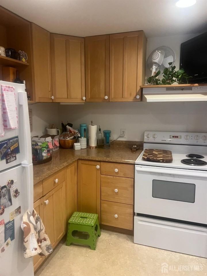 463 Main St #2 - Photo 5 of 7