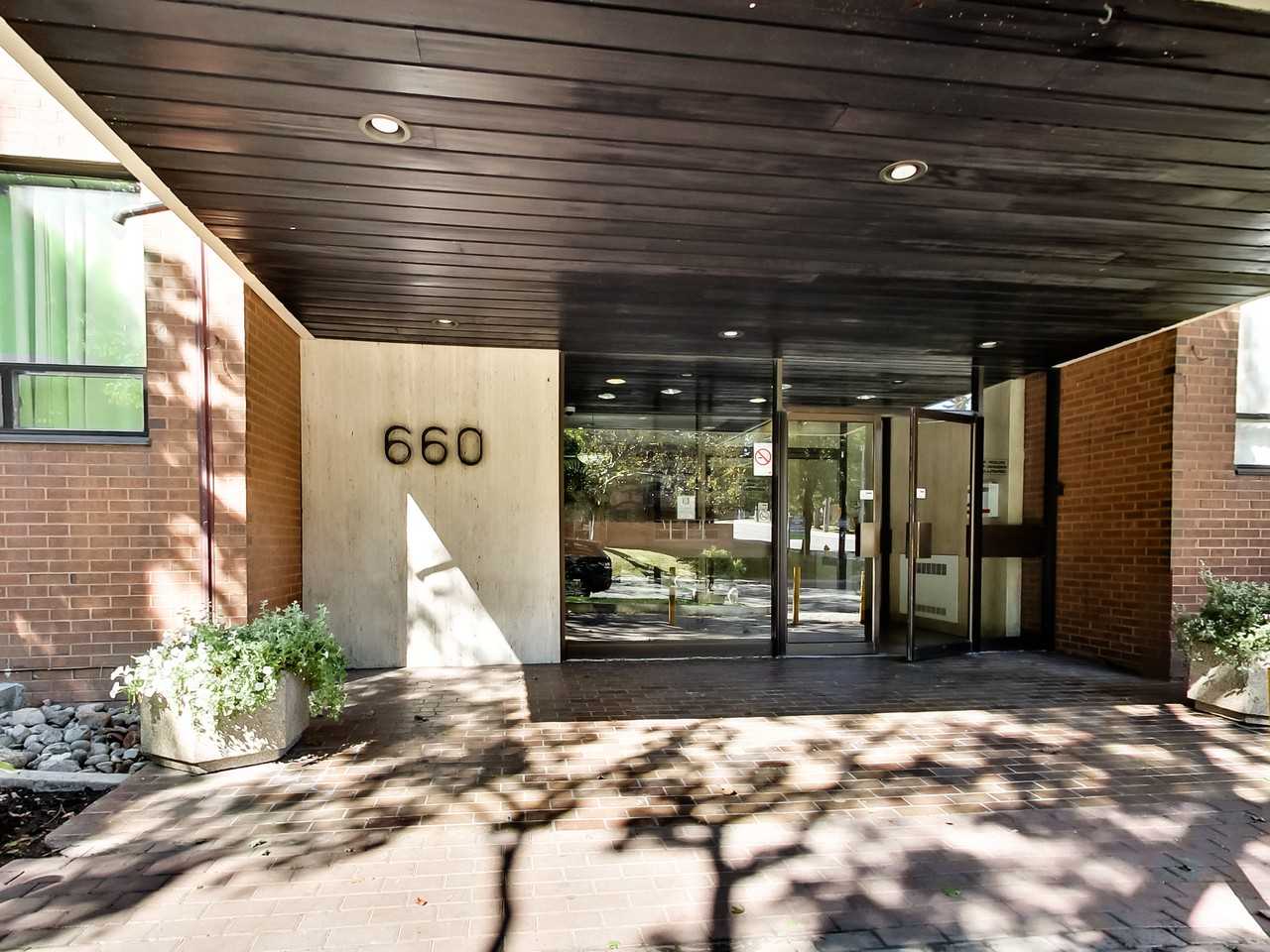 660 Briar Hill - Photo 4 of 50