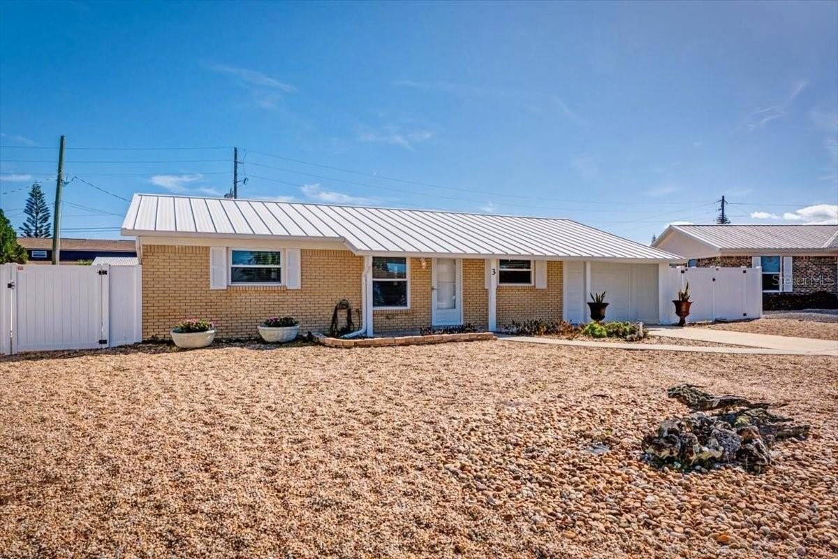 3 Edmond Ct - Photo 3 of 33