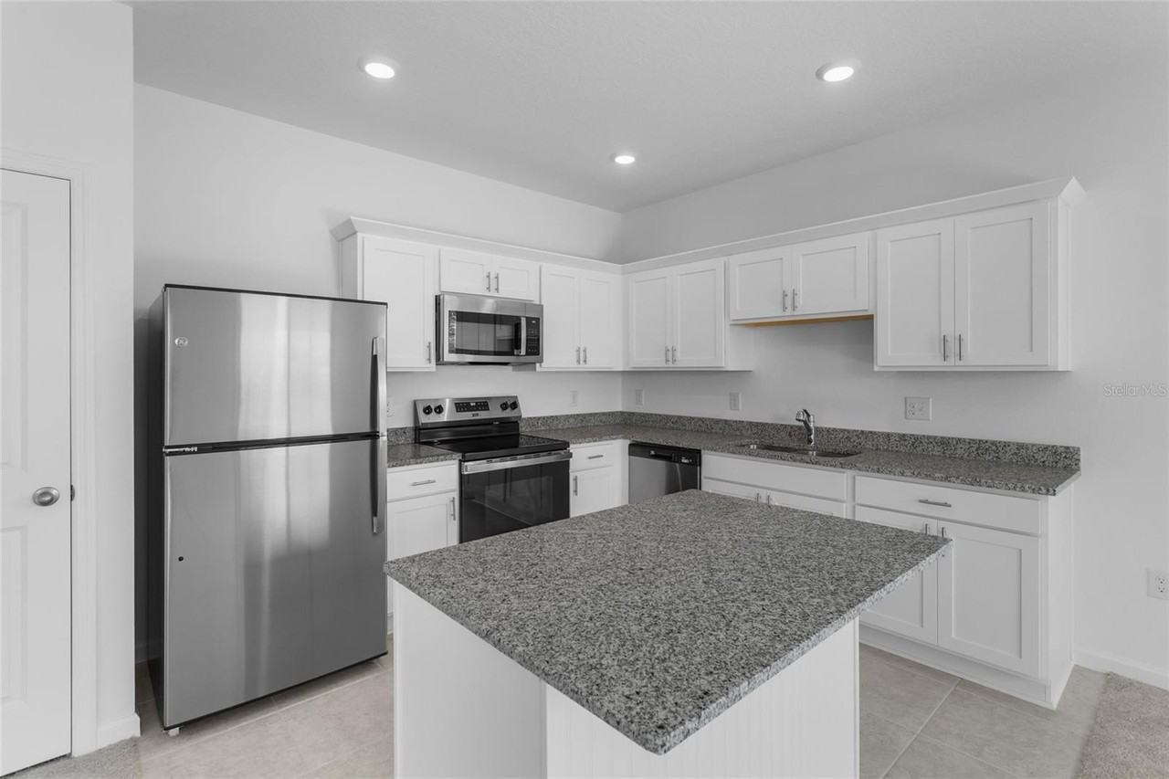 5934 Piney Shrub Pl - Photo 5 of 18