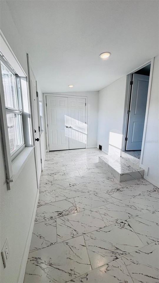 5423 Greenfield Rd - Photo 3 of 13