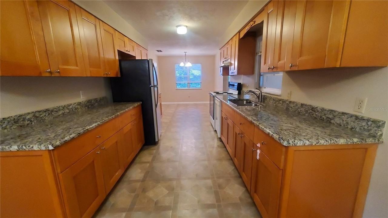 8503 Sw 203rd Ct - Photo 4 of 30