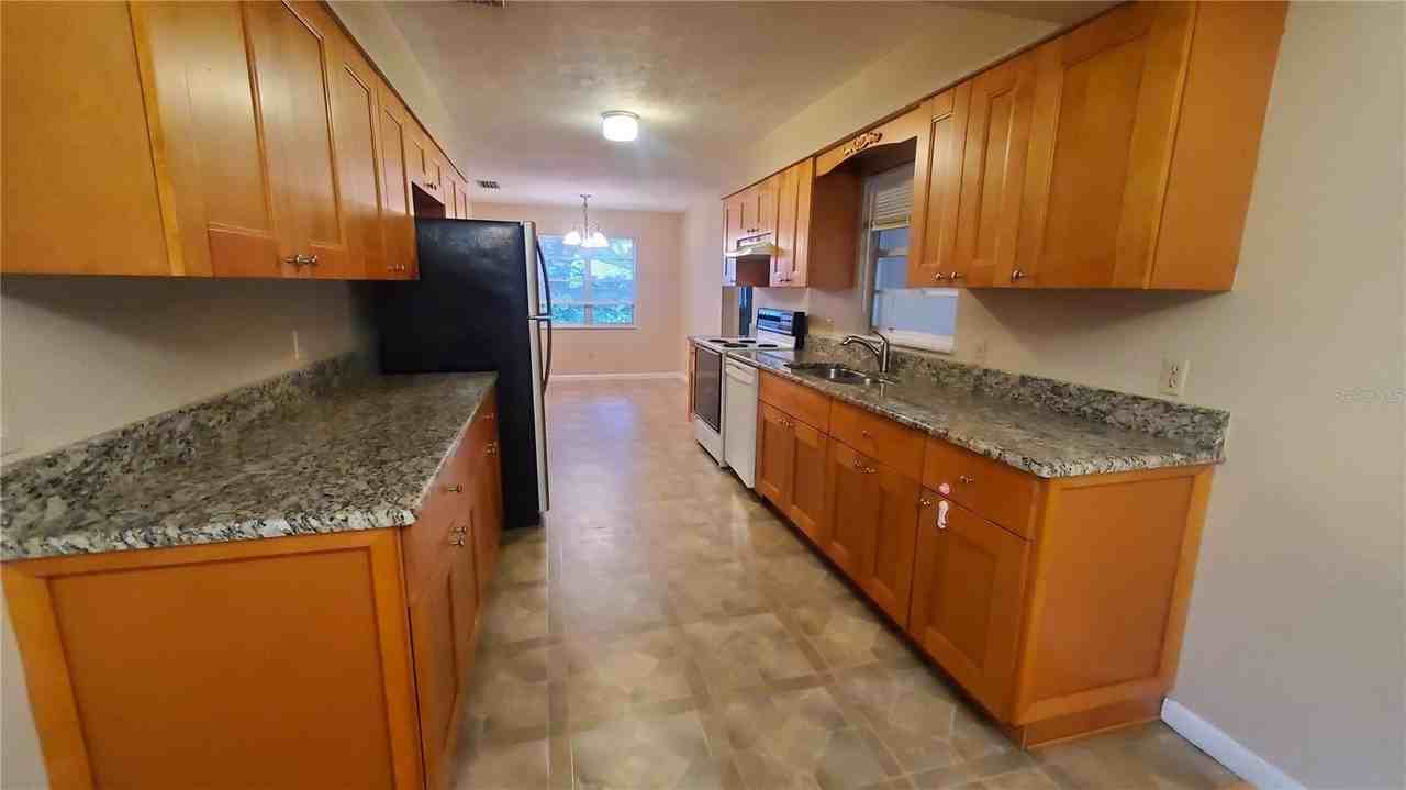 8503 Sw 203rd Ct - Photo 5 of 30