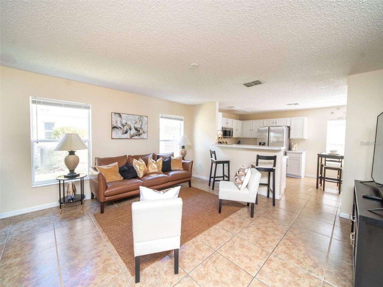 1115 Mariner Cay Dr - Photo 4 of 14