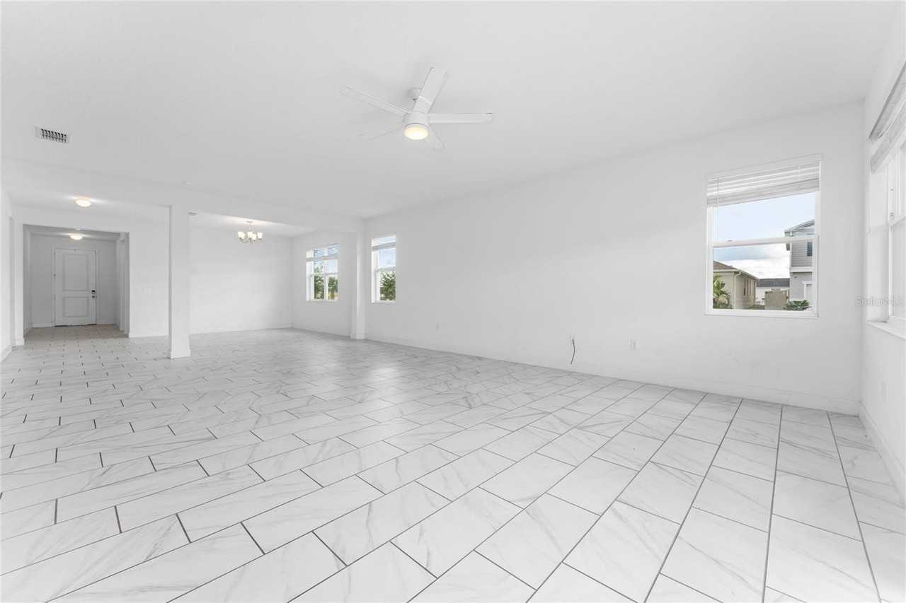 520 Overpool Ave - Photo 5 of 26