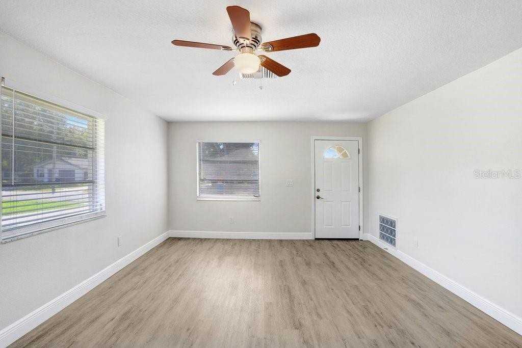 3166 Downing St - Photo 4 of 31