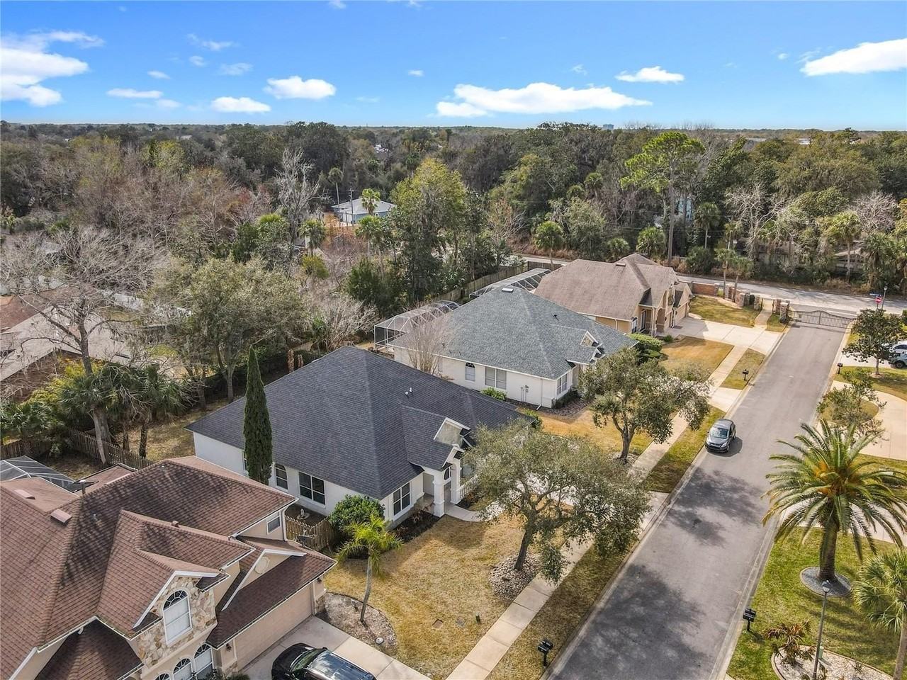 6 Lionshead Dr - Photo 2 of 50