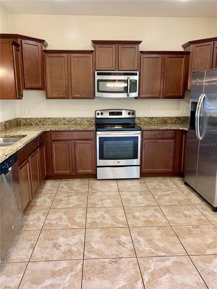 2621 Lantern Hill Ave #2621 - Photo 4 of 15