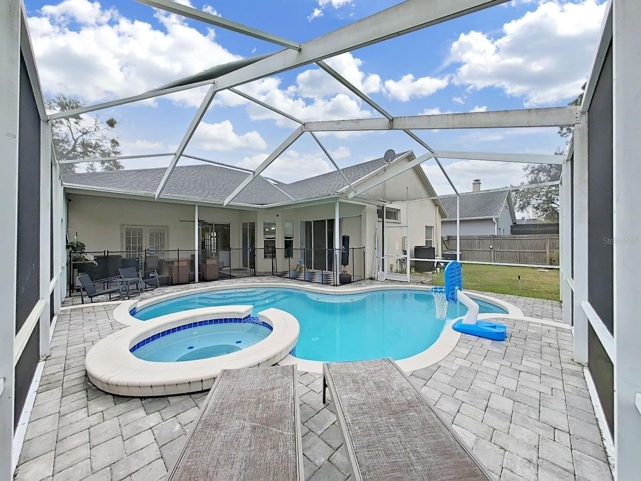 9630 Fox Hearst Rd - Photo 2 of 44